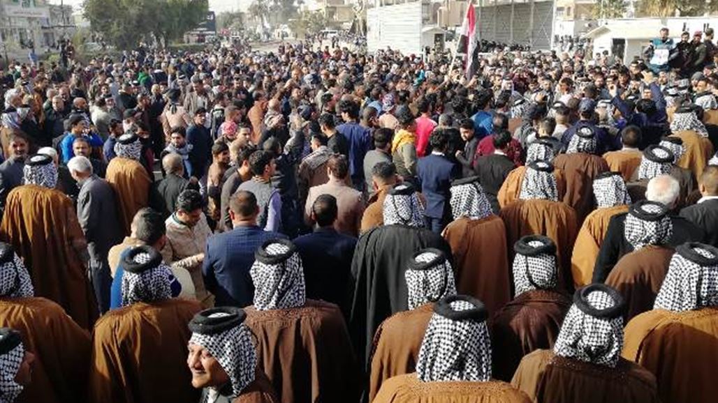 تظاهرة أمام مجلس واسط للمطالبة بالإبقاء على المياحي محافظاً