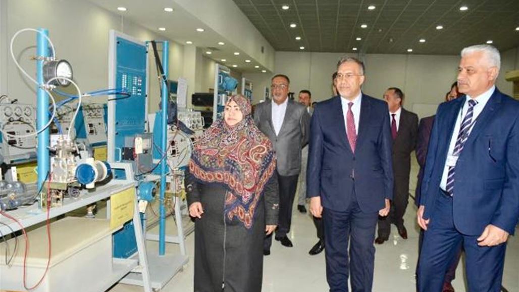 الكهرباء تعلن افتتاح اول مختبر في العراق لبناء محطات شمسية