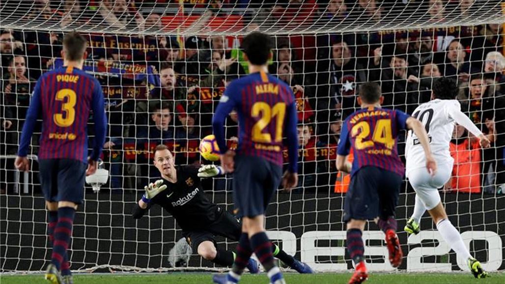 فالنسيا يقتنص تعادلاً ثميناً من معقل برشلونة في الليجا