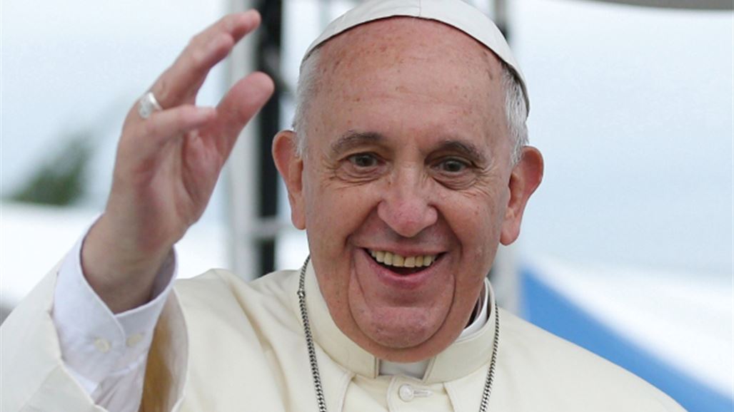 بالفيديو: طفلة تخترق موكب البابا فما كانت ردة فعله؟