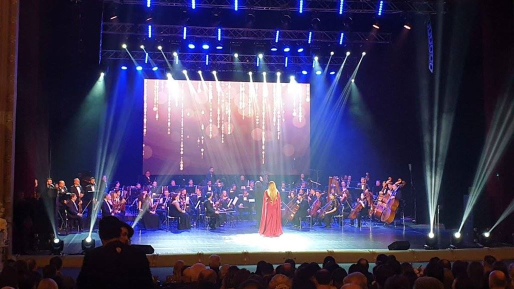 بالصّور: أول مطربة عربية تغني في دار الاوبرا الأوكرانية... وإطلالتها تلفت الأنظار!