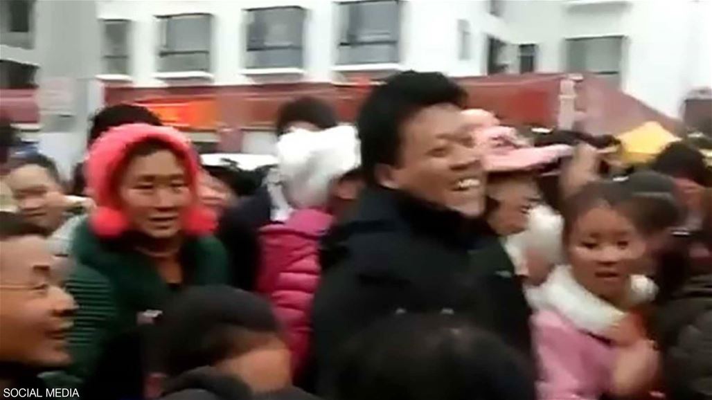 بالفيديو: امرأة تنتقم من زوجها وعشيقته بفعل صادم