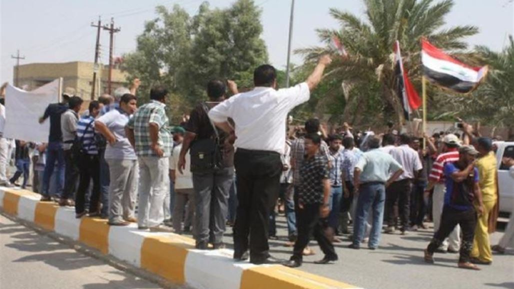 خريجون جامعيون يتظاهرون وسط بغداد