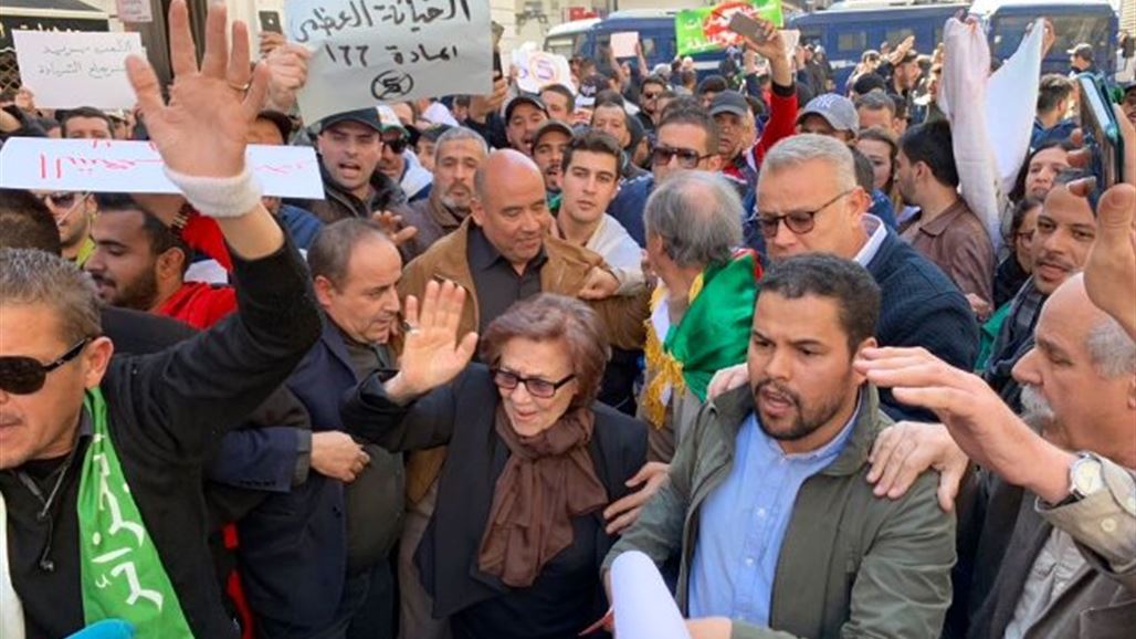 حماس المتظاهرين يشتعل بمشاركة المناضلة جميلة بوحريد