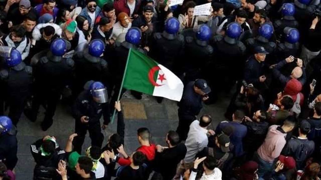 الآلاف يخرجون بتظاهرات جديدة في الجزائر