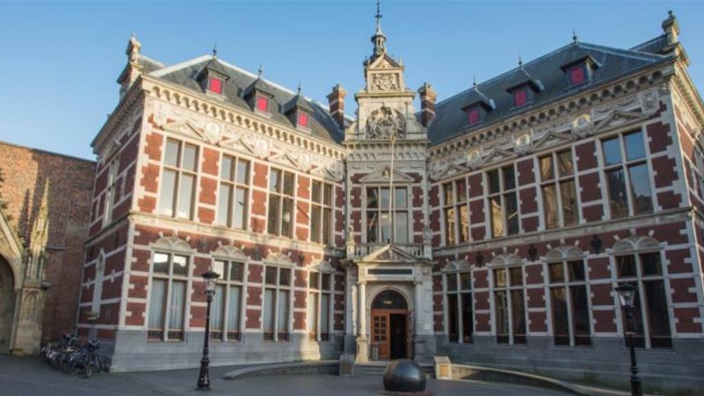 بالصور.. طالبة عراقية تجتاز مرحلة الاعدادية بعام واحد