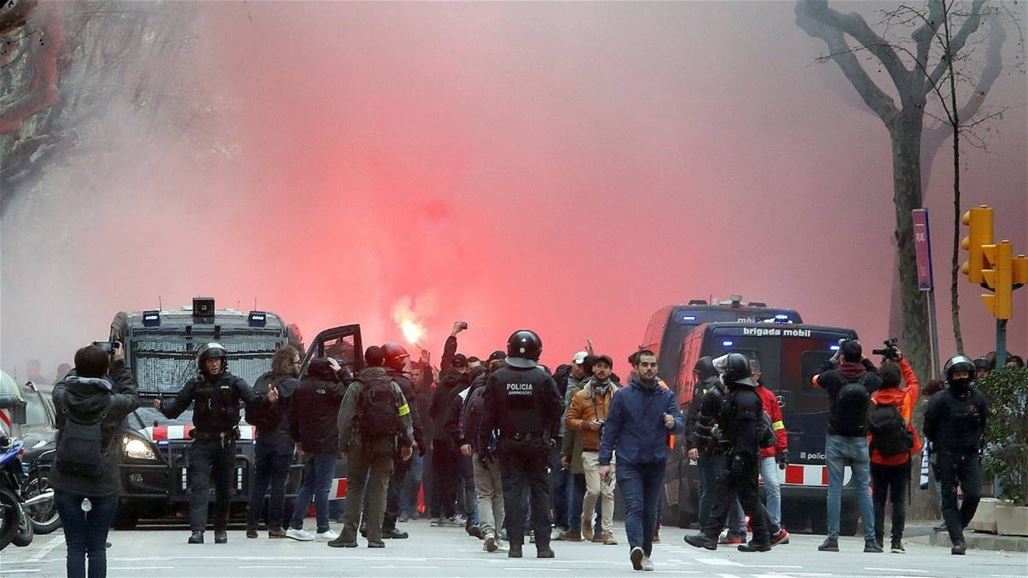 أحداث شغب وإصابات بين مشجعي برشلونة وليون قبل المواجهة المرتقبة