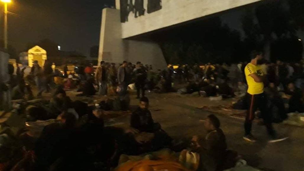 تسجيل حالات اغماء بصفوف المعتصمين في ساحة التحرير وسط بغداد