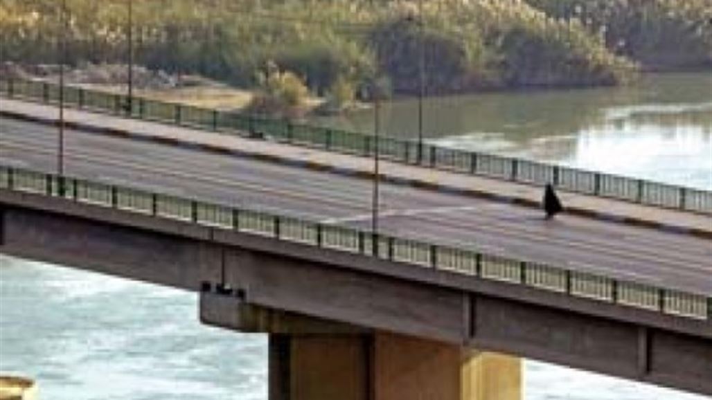 انقاذ شخص حاول الانتحار من اعلى جسر الائمة في بغداد