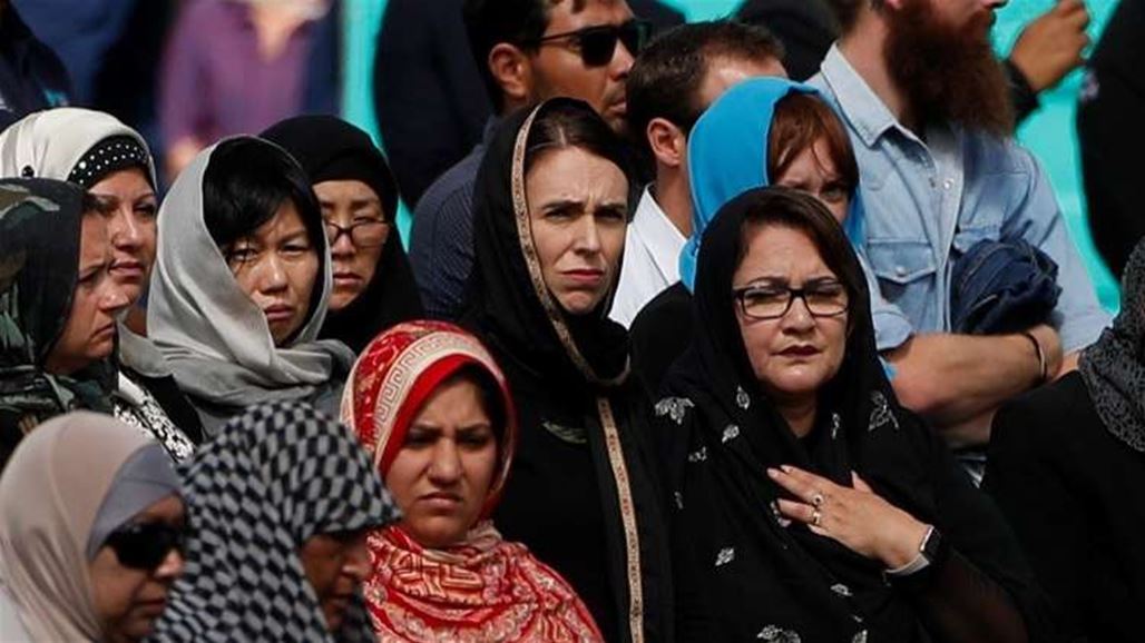 رئيسة وزراء نيوزيلندا تشارك المسلمين في تشييع ضحايا المسجدين