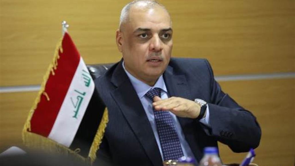 متابعة لما نشرته السومرية نيوز.. وزير النقل يكرم سائق قطار حافظ على ارواح المواطنين