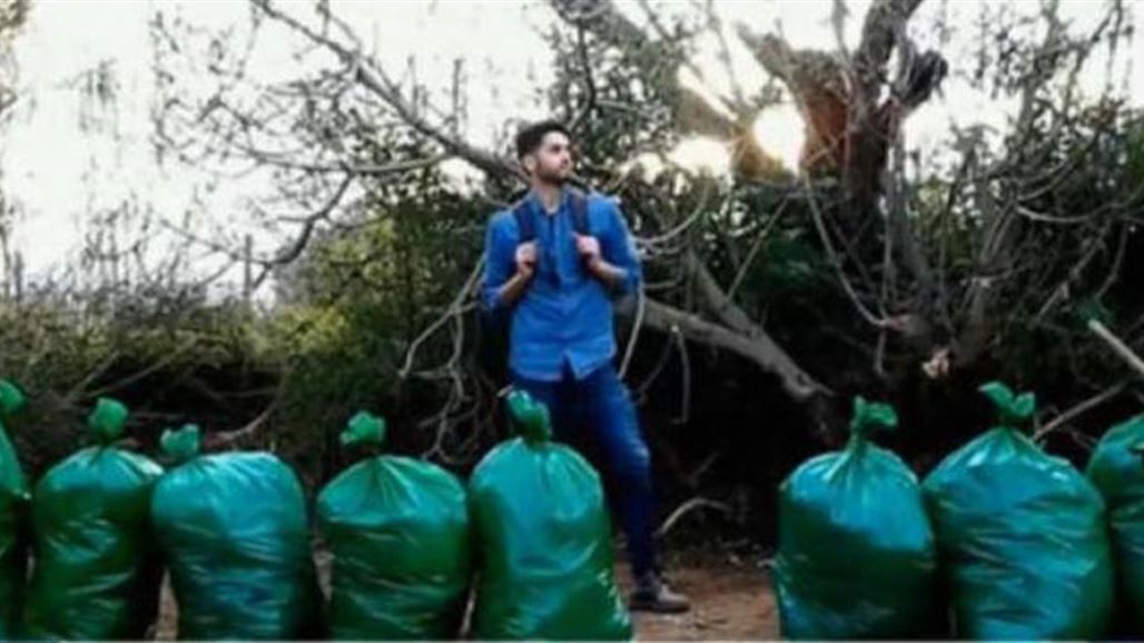 بالصور: تحدي جمع القمامة يقفز بشابٍ جزائري إلى العالمية