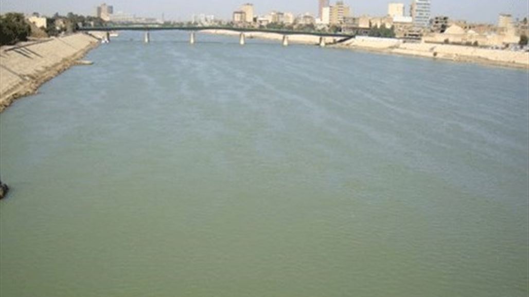 بالصور.. مياه دجلة تغطي اجزاء من الكريعات