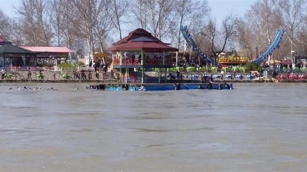 انتشال جثة صبي من ضحايا عبارة الموصل