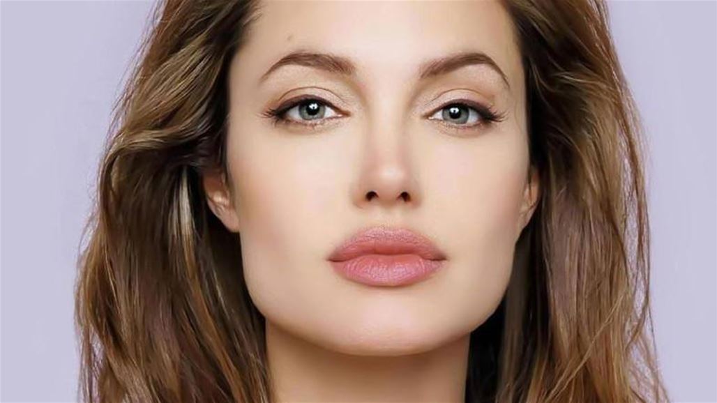 "قلب" أنجلينا جولي بدأ يحن إلى الماضي