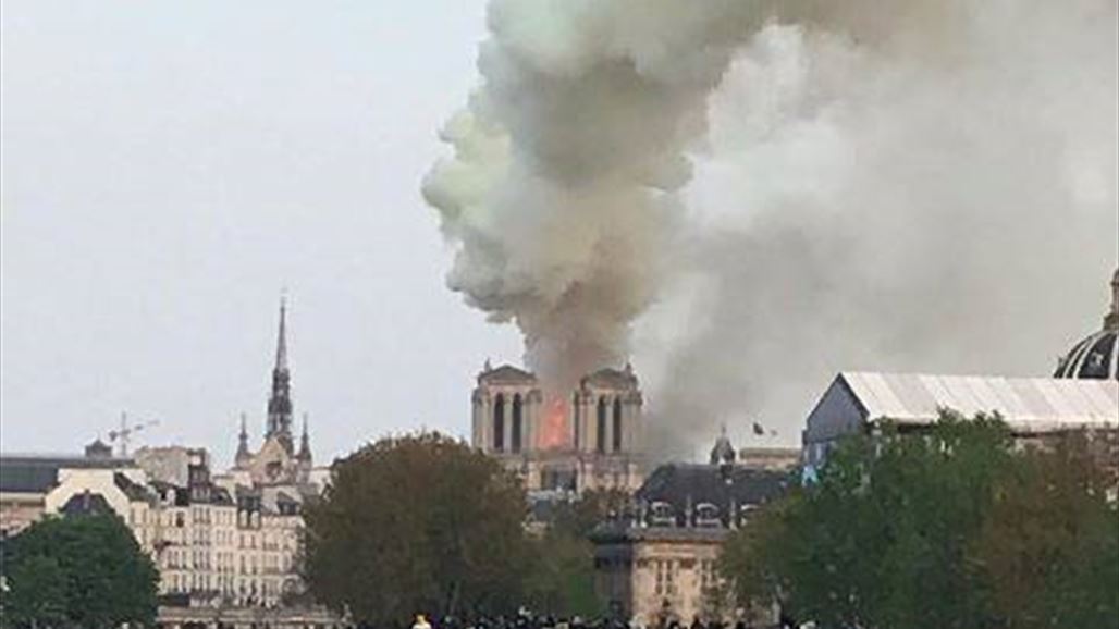 اندلاع حريق في كاتدرائية نوتردام التاريخية وسط باريس