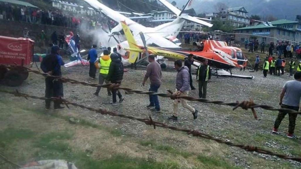 فيديو اصطدام طائرة بهليكوبتر مما سبب مقتل 3 اشخاص