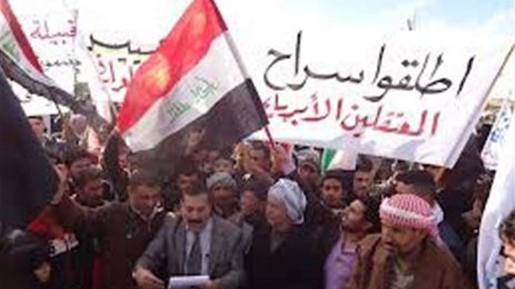 متظاهرو تكريت وسامراء يرحبون بمبادرة السعدي مع استمرار الاعتصام