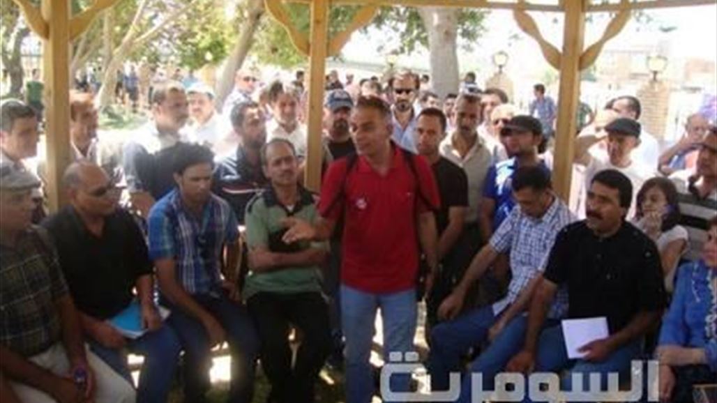 حملة إلغاء تقاعد البرلمانيين تحضر لإقامة دعوى قضائية وتظاهرة ضد البرلمان