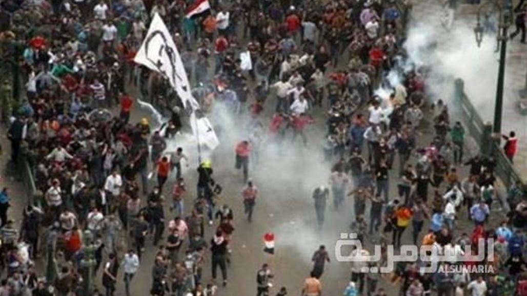 اشتباكات أمام مجلس الوزراء المصري في أول أيام عمل الحكومة