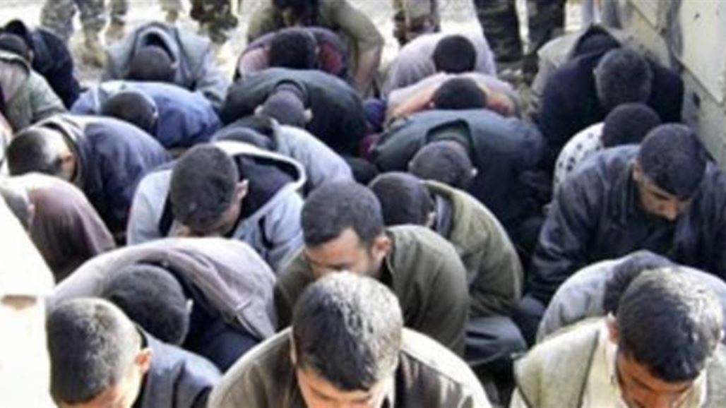 اعتقال 25 مطلوباً وضبط معمل لتفخيخ السيارات وبئرين لتهريب النفط غربي الموصل