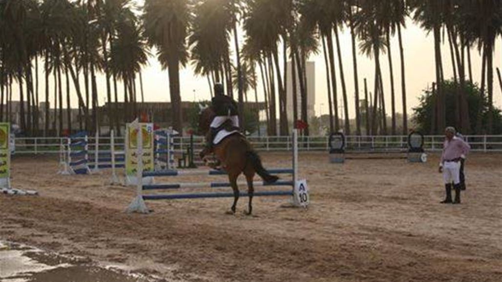 عشرة فرسان بينهم فارسة يدخلون معسكرا تدريبيا استعدادا للدوري العربي