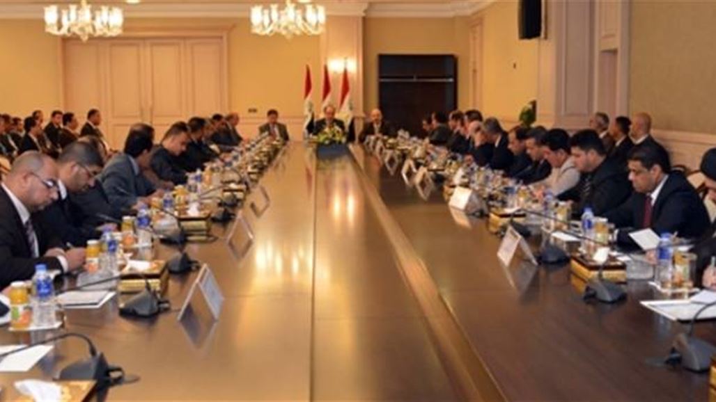 المالكي يعلن توسيع صلاحيات حكومات المحافظات ونقل البطاقة التموينية إليها