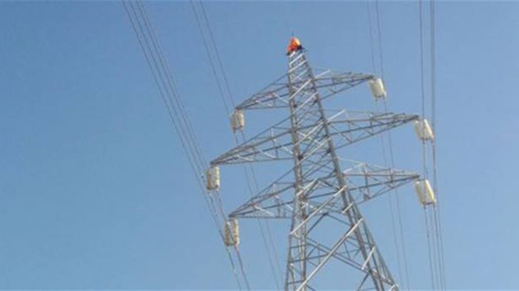 عامل في السليمانية يهدد بالانتحار ما لم يستحصل مستحقاته المالية