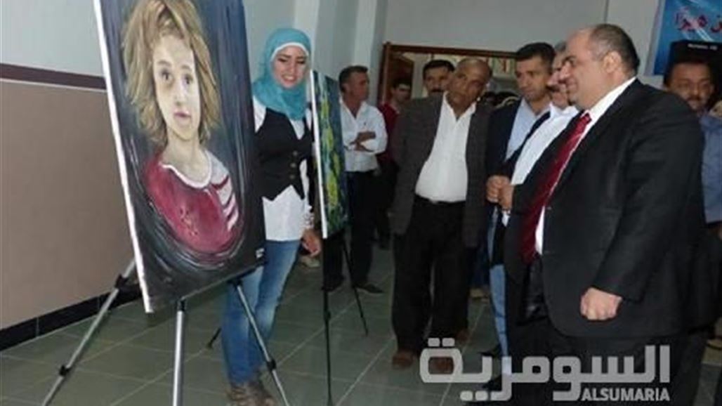 لاجئون سوريون في دهوك يعبرون عن معاناتهم من خلال لوحات تشكيلية