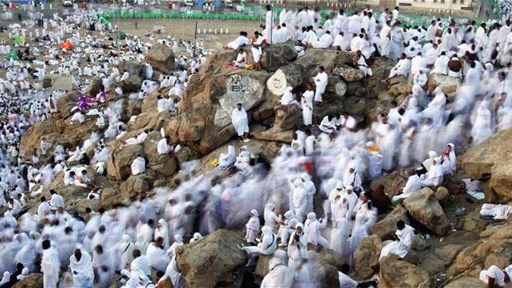حجاج بيت الله الحرام ينفرون من عرفات إلى مزدلفة