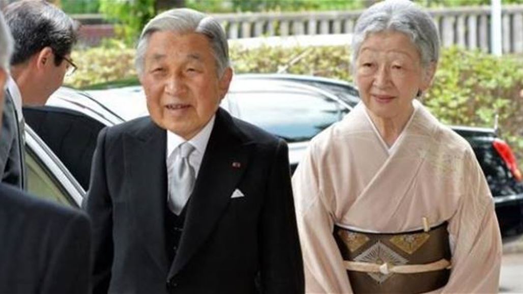 نائب ياباني يخرق المحرمات مع الإمبراطور