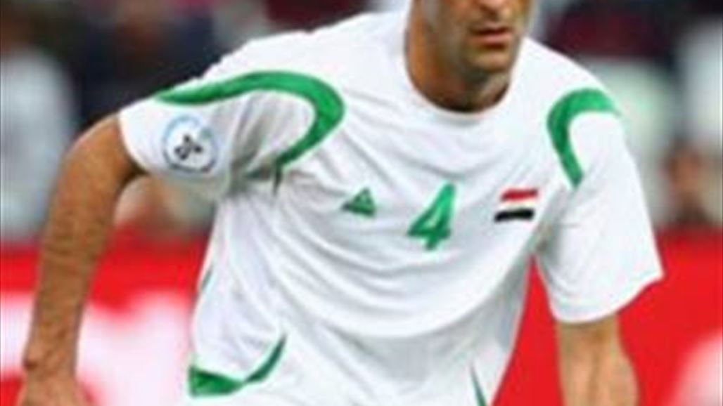 فريد مجيد يوقع على كشوفات نادي النجف