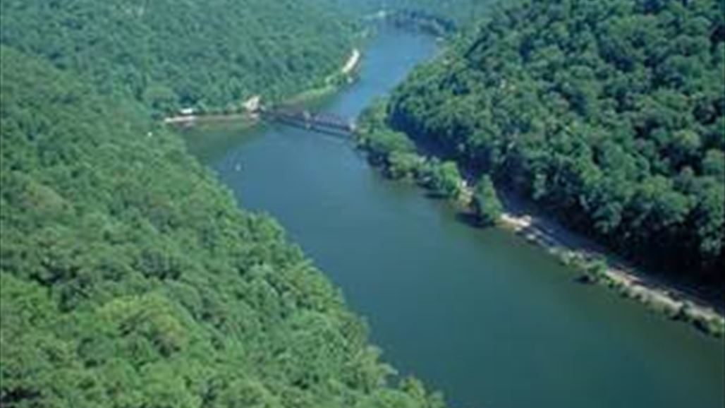 انقطاع المياه عن 300 ألف شخص في امريكا بسبب تسرب كيماوي