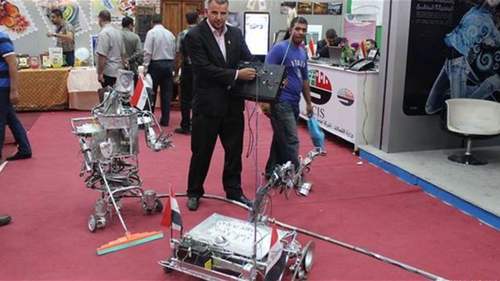 عراقي يبتكر "روبوت" من بقايا المفخخات للكشف عن المتفجرات