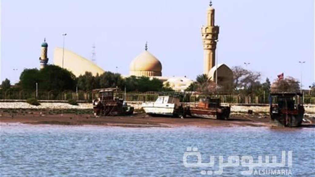 عشرات الشباب يضعون أحجار أساس رمزية لمشاريع ضخمة في الفاو