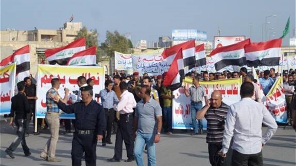 متظاهرون في بابل ينتقدون "عجز" القوات الأمنية ويطالبون بتشكيل لجان شعبية