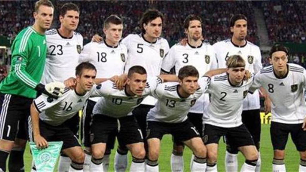 مدرب المانيا لكرة القدم يزج بتشكيلة شبابية لكأس العالم