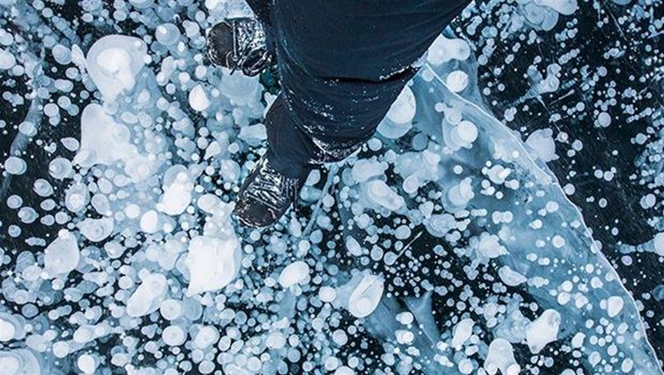 الفقاعات المجمدة ظاهرة طبيعية آسرة