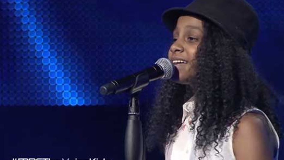 بالفيديو: كاظم الساهر يتغزل بصوت ابنة صديقه في  The Voice Kids