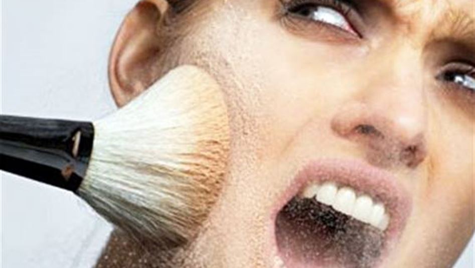 هل تظنين أن كثرة التبرّج يجذب الرجل إليكِ ؟