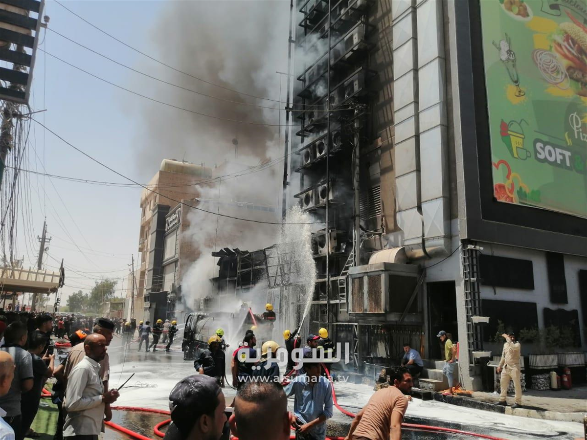 حريق ضخم يلتهم صهريج وقود ومطعم في كربلاء (صور وفيديو)