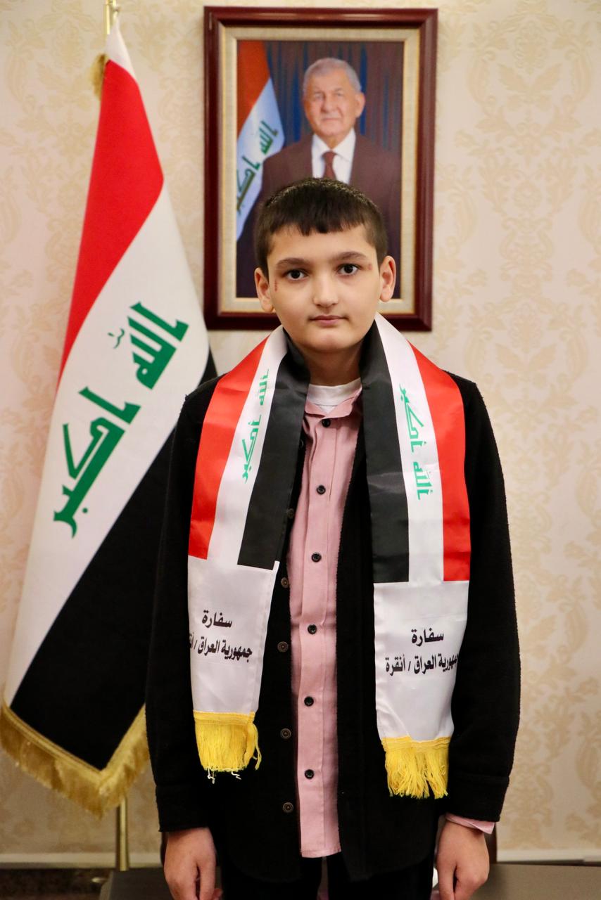 بالصور.. لحظة إعادة الطفل العراقي المختطف لدى داعش منذ 2014