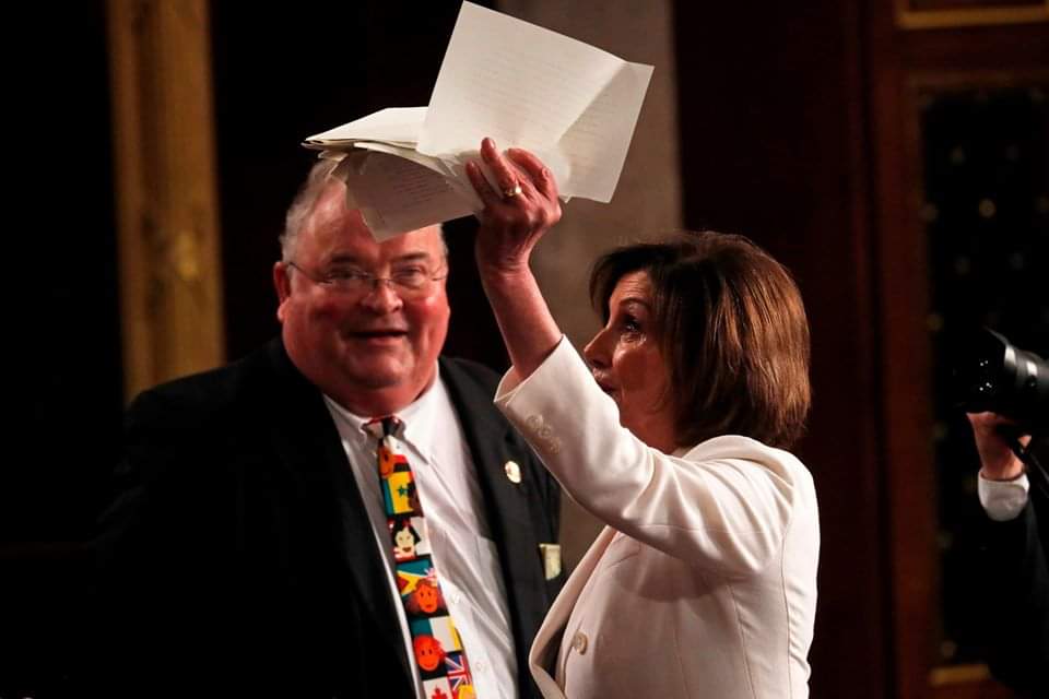 Pelosi tears Trump's "pictures" speech ExtImage-8280773-1263542528
