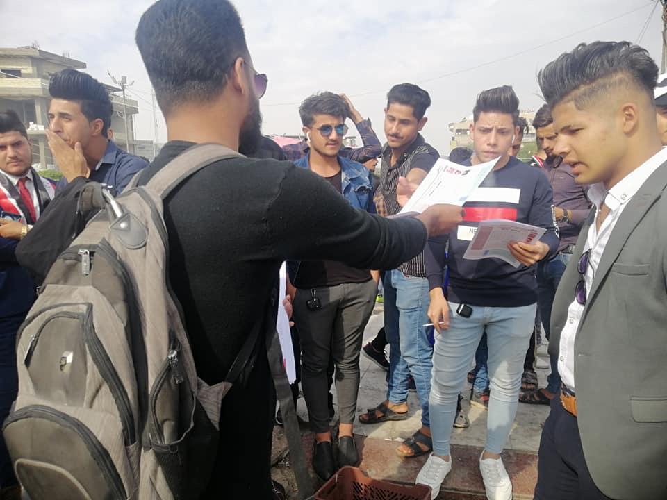 المتظاهرون يصدرون عددين لصحيفتين في كربلاء