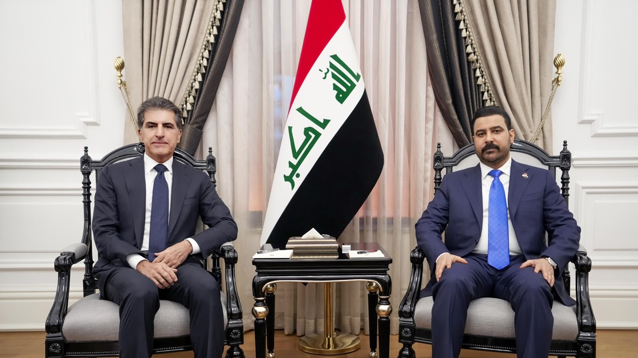 الزيدي يؤكد لبارزاني حرص الحكومة على معالجة جميع الملفات العالقة