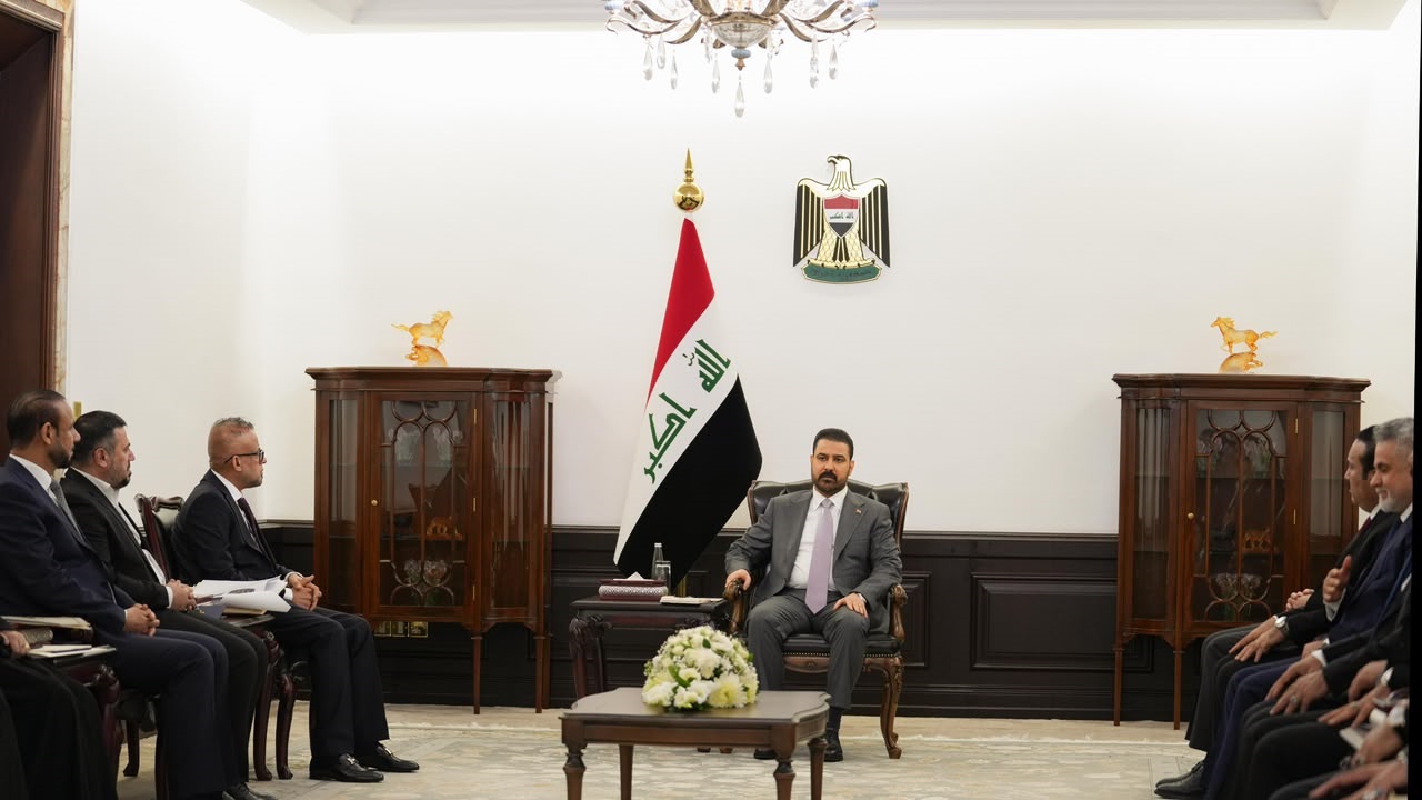 الزيدي يلتقي كتلتي الصادقون وبدر النيابيتين: أهمية السلطة التشريعية بمكافحة الفساد وملاحقة الفاسدين