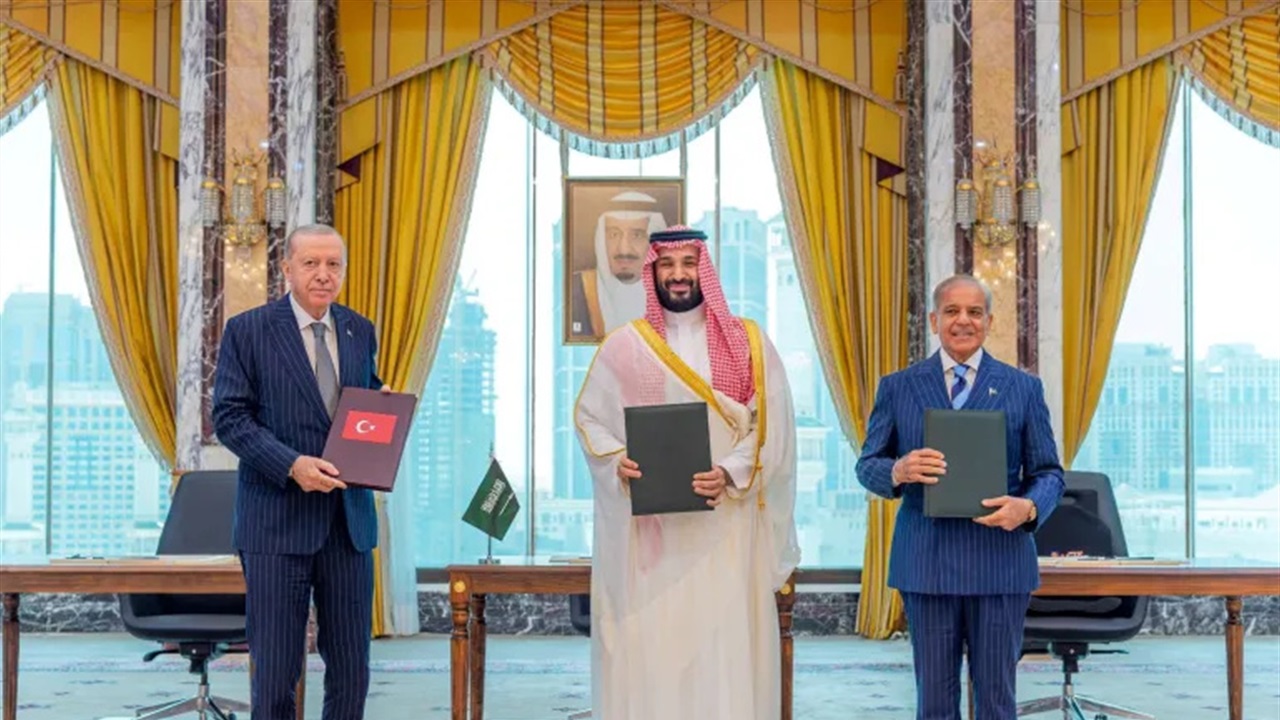 تقرير: هل تمكنت إسرائيل من إبعاد مصر عن محور تركيا ـ السعودية ـ باكستان؟