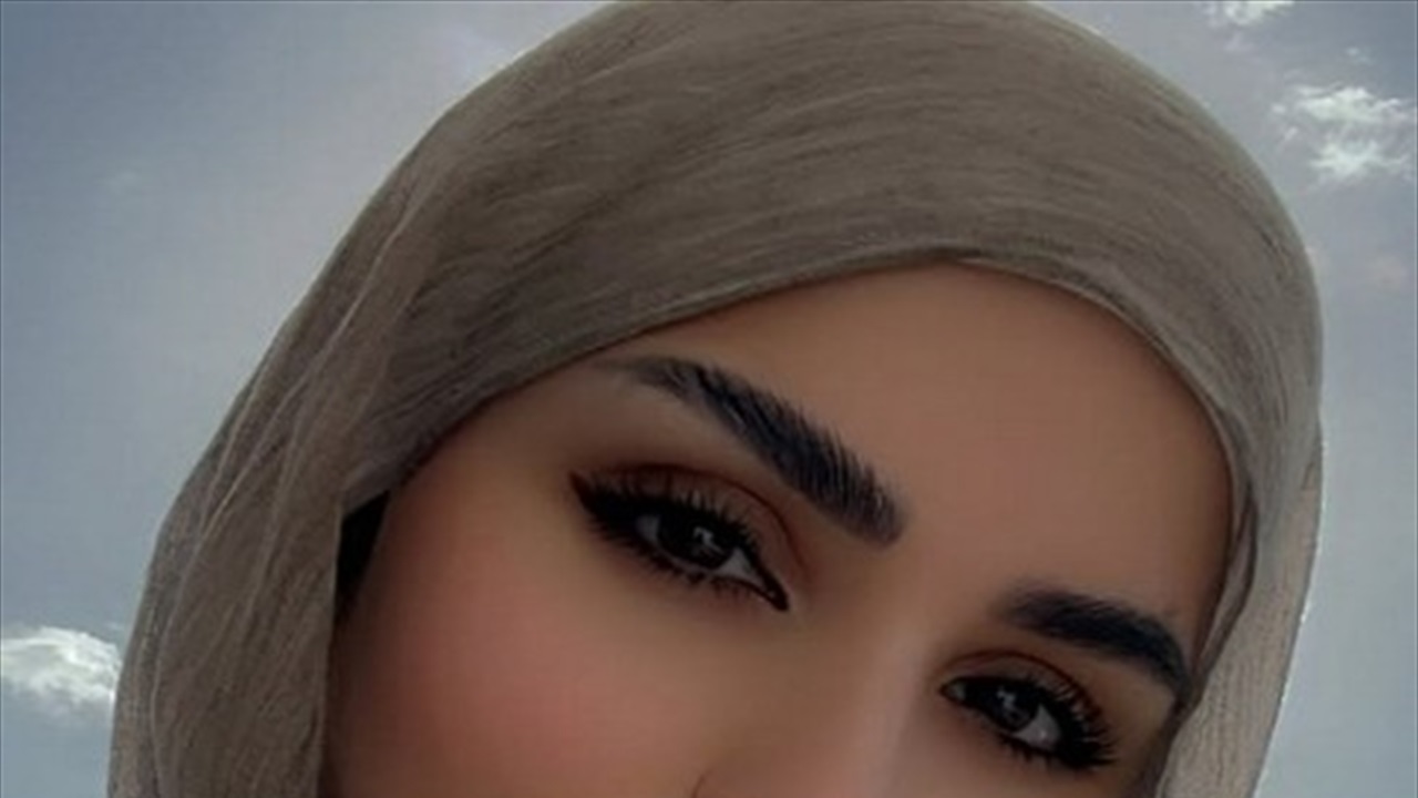 مي البلوشي تحسم الجدل: الحجاب لا يعني اعتزال الفن والتمثيل