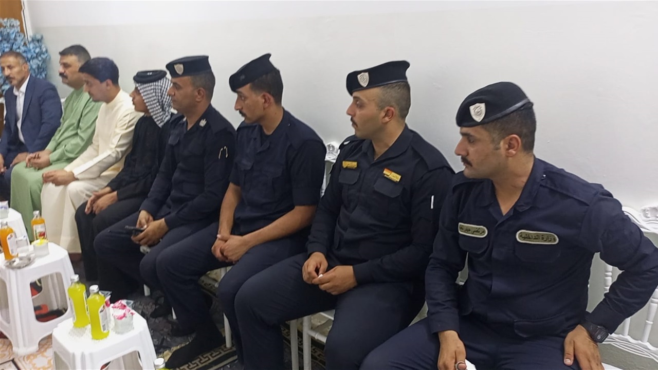 بعد تأخر أهل العريس.. “خاطب” يستنجد بـ911 لإيصالهم إلى النجف
