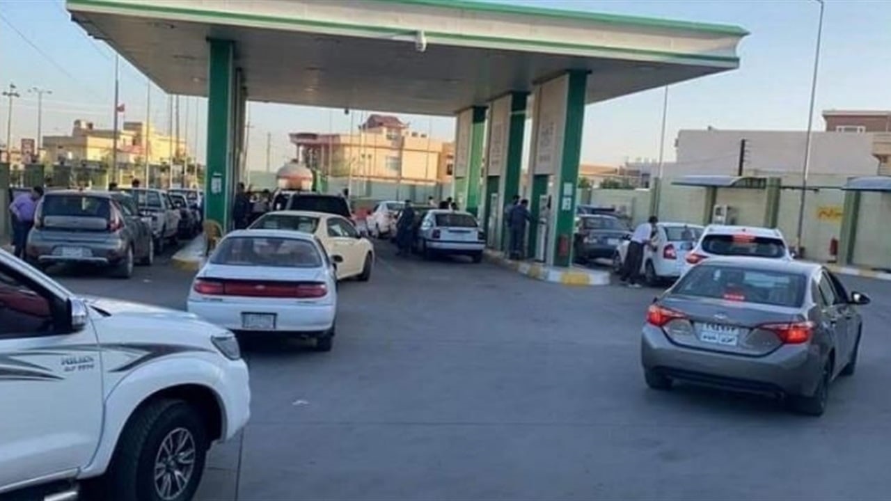 أزمة وقود تضرب واسط ونينوى.. طوابير أمام المحطات ومطالبات بالتدخل العاجل